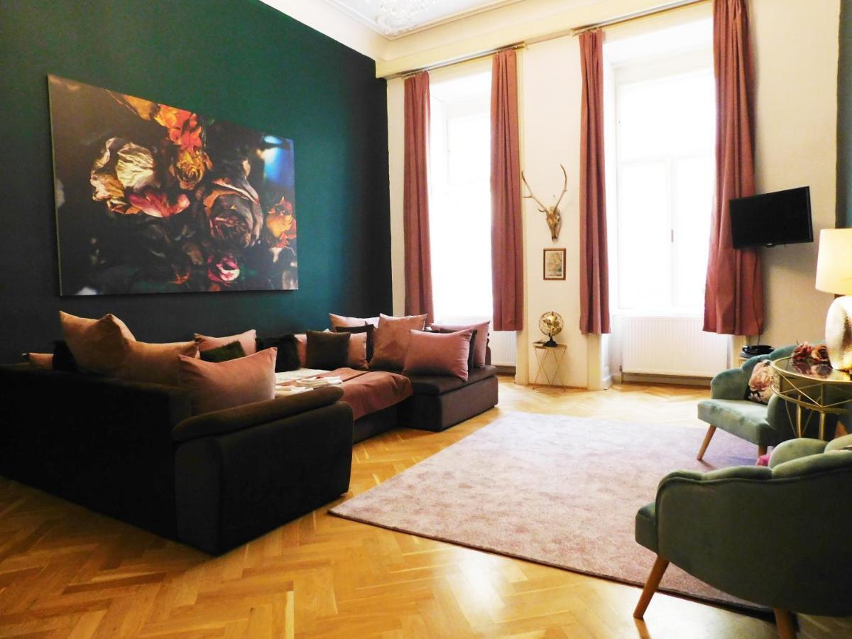 Wonder Deer Lux Apartment At The Parliament Self Check-In Budapest Exterior photo