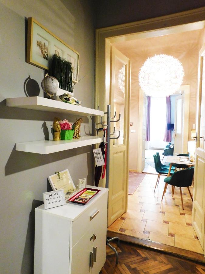 Wonder Deer Lux Apartment At The Parliament Self Check-In Budapest Exterior photo
