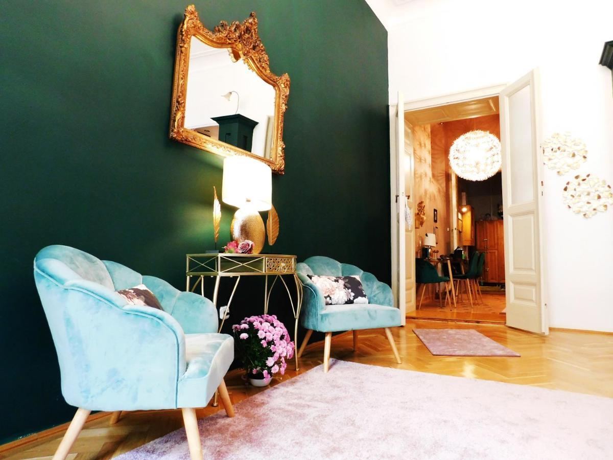 Wonder Deer Lux Apartment At The Parliament Self Check-In Budapest Exterior photo